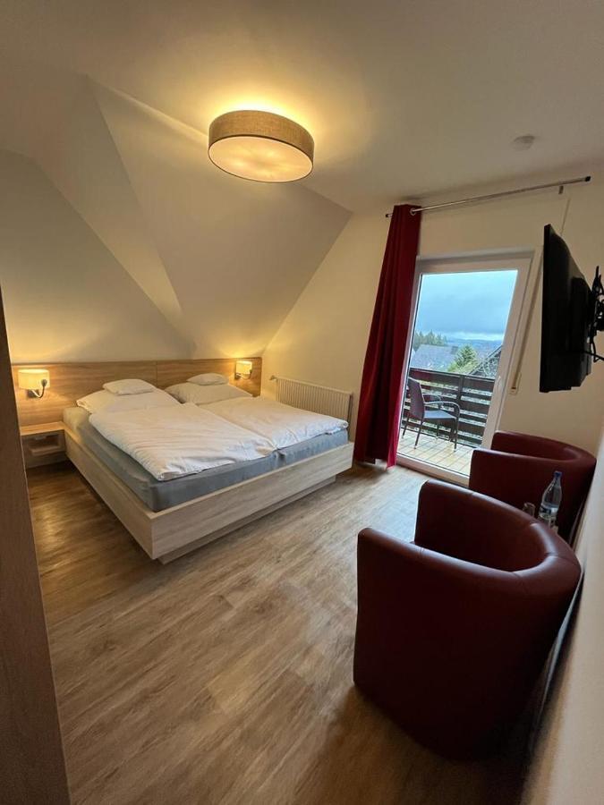 Clemens Hotel